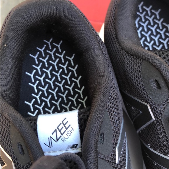 Brand New with Box size 3 1/2 New Balance - Picture 2 of 3
